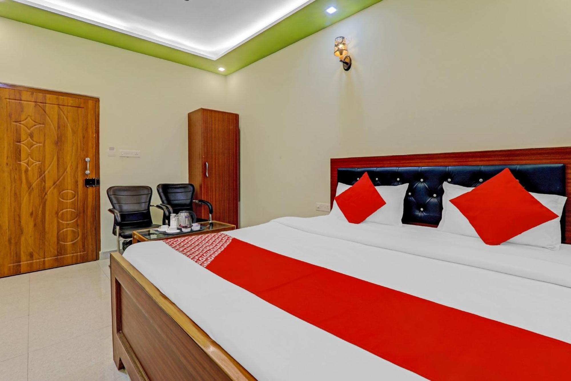 Hotel O Chauhan Palace Lakhnau Kültér fotó